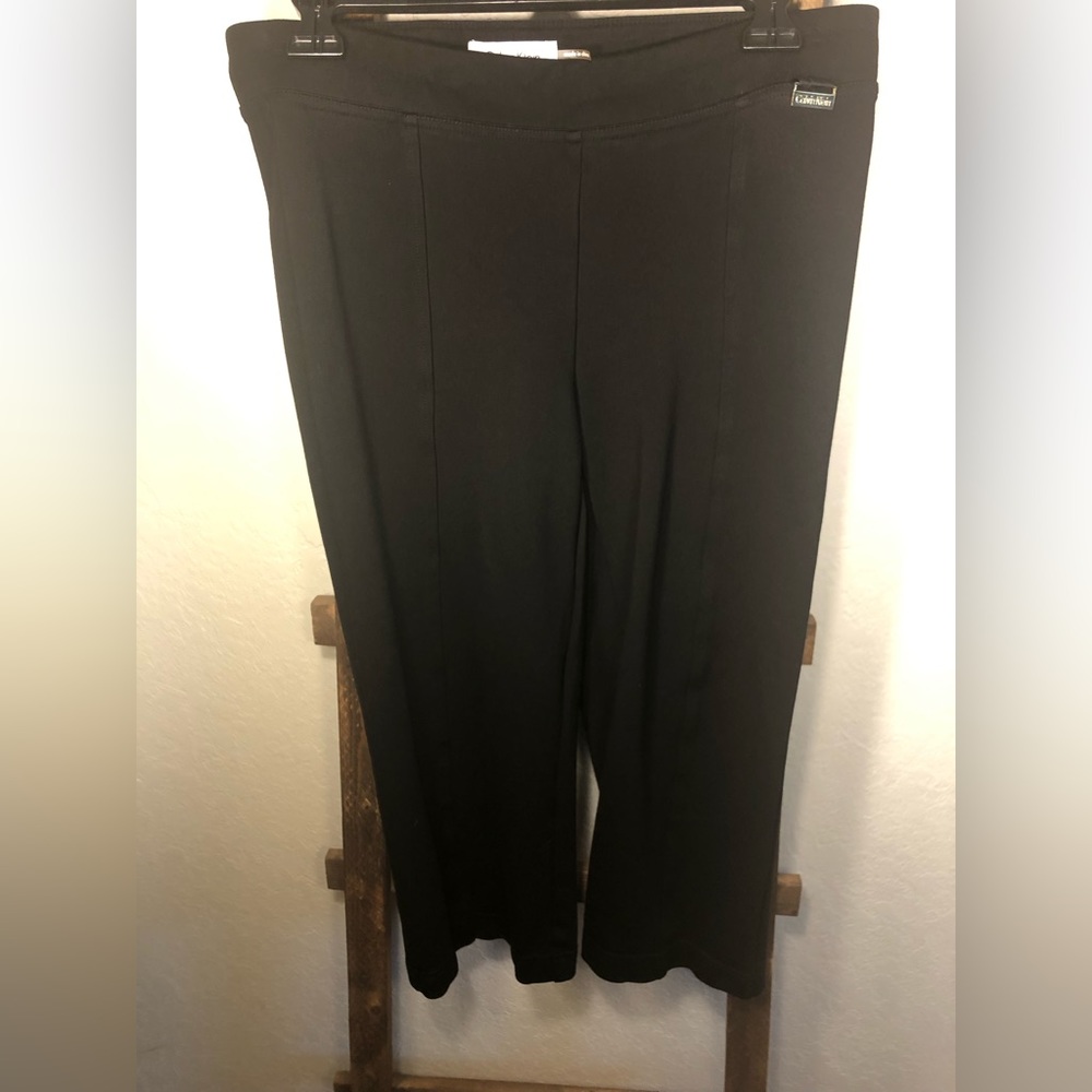 Calvin Klein 3/4 lengths Dressy Black Capris Size Small